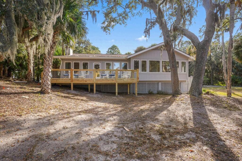 4bd/3ba - Renovated Center Island Home & Garage Apt - Amenity Cards Avail - Pets ok