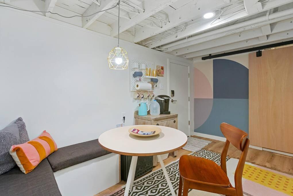 Mid-Century Vibes Nest view 5