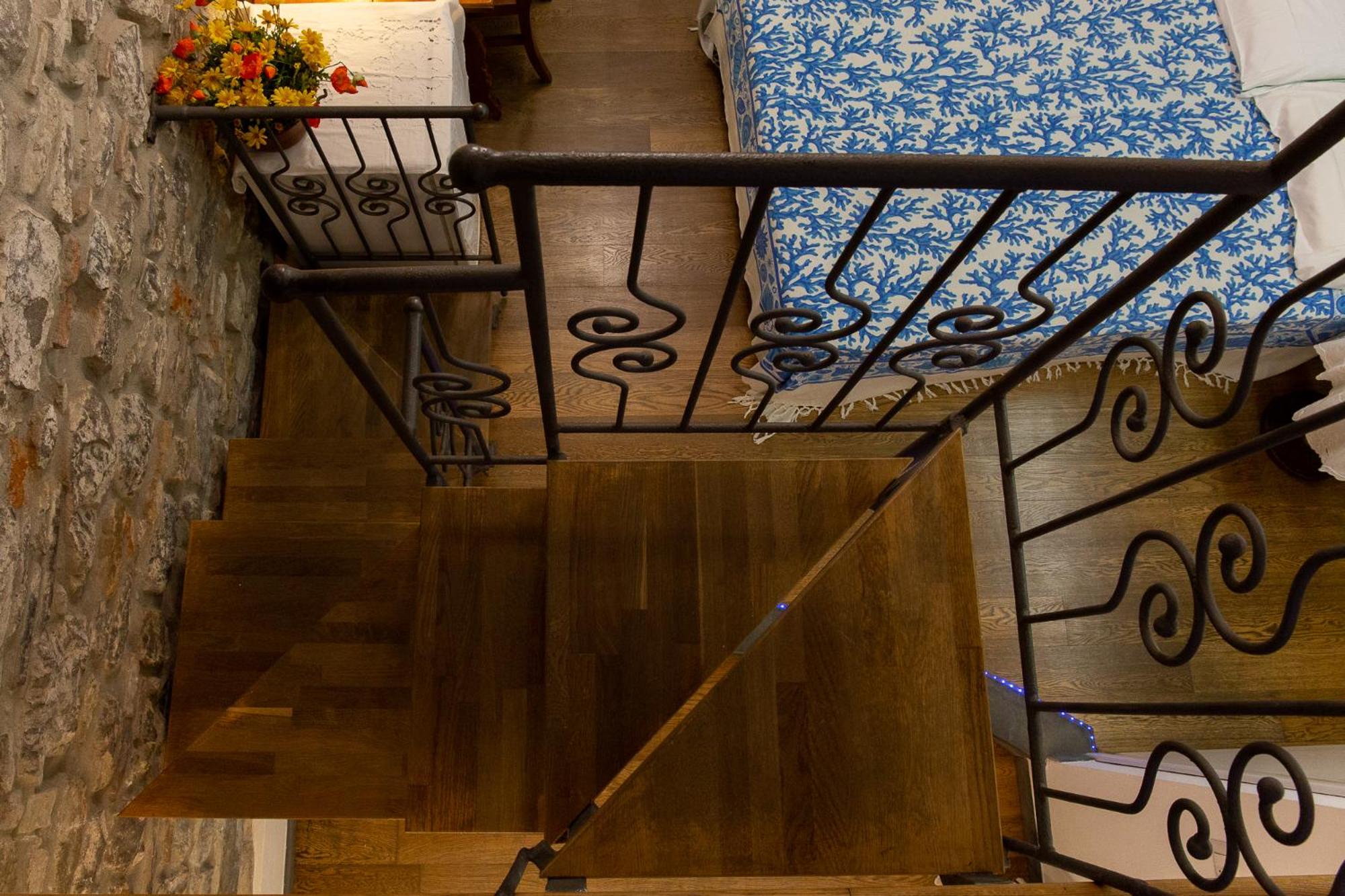 The Vernazza Main Plaza - Rooms & Suites