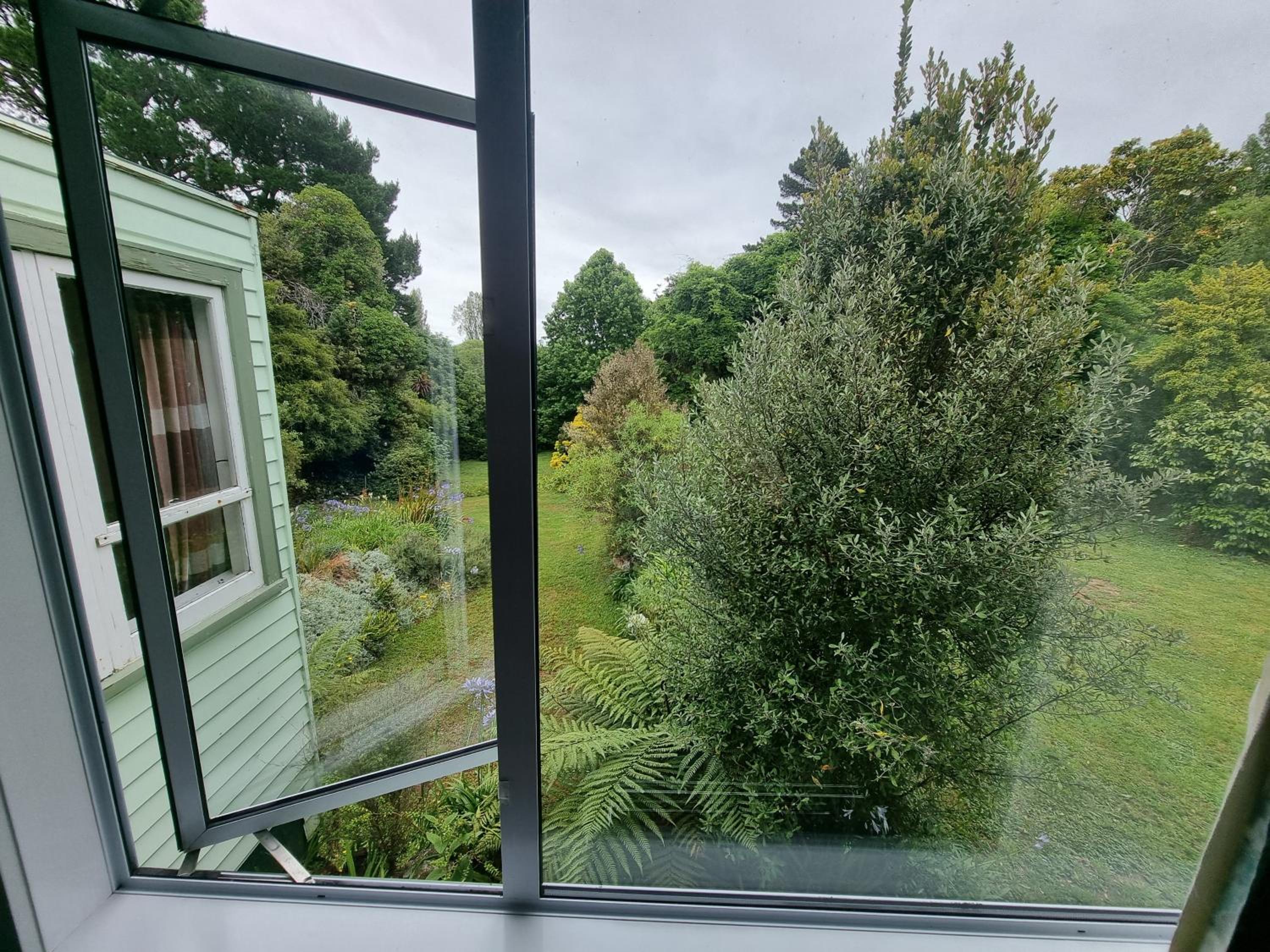 Garden Paradise Siochain House