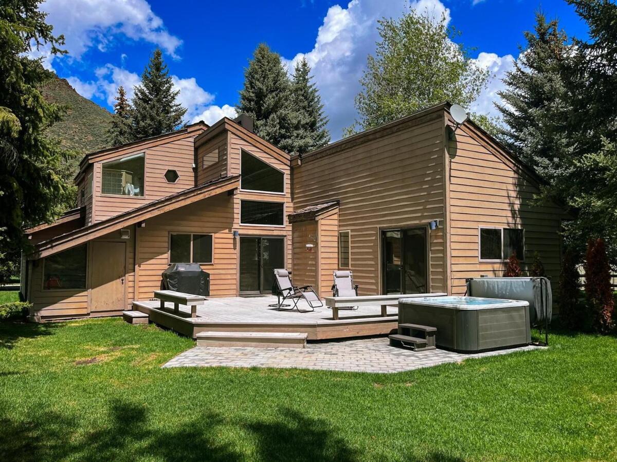 Sun Valley Luxe Family Home with Dog-Friendly Yard and Hot Tub
