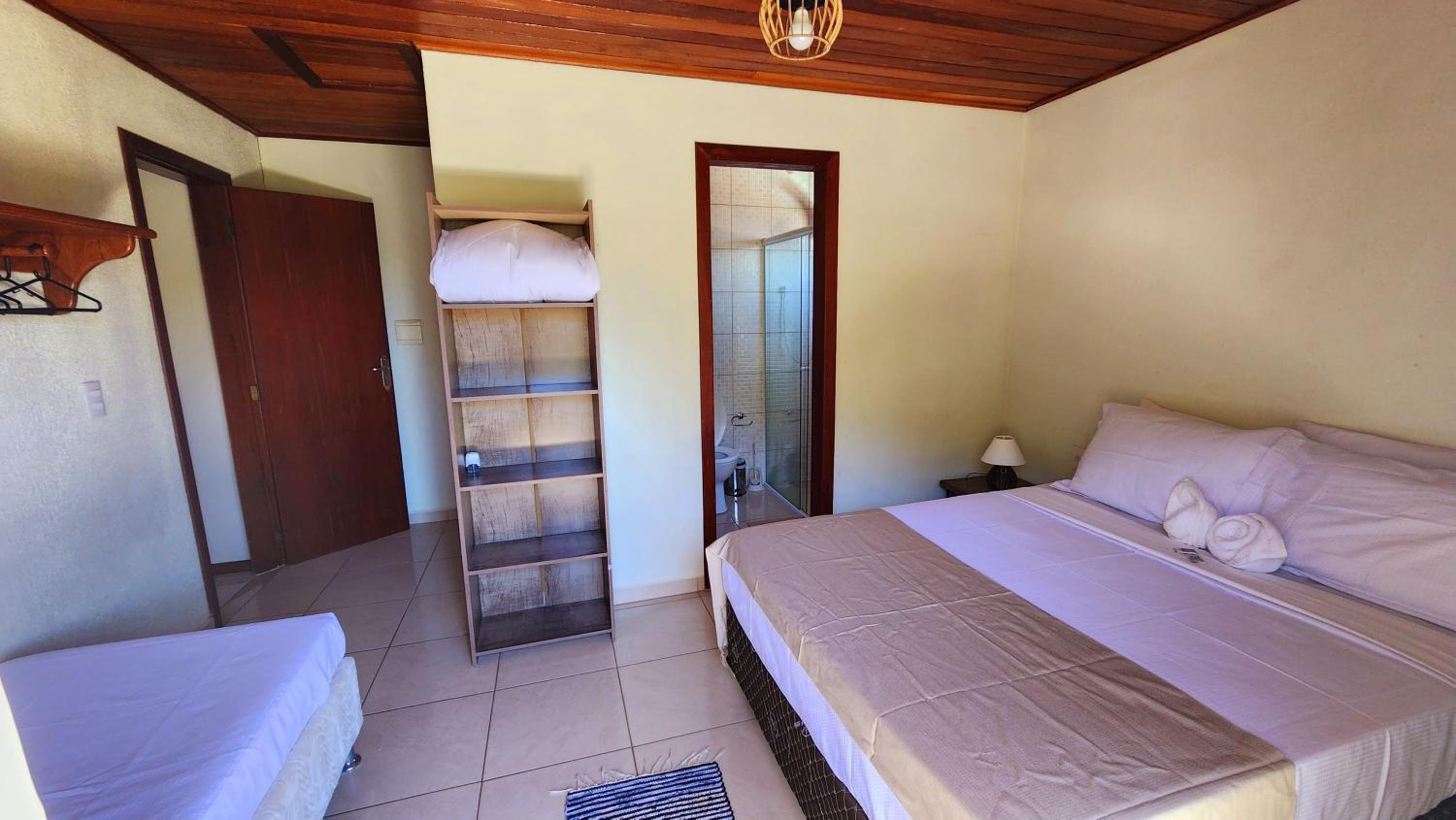 Partiu Praia SC piscinas privativas, ar condicionado, internet, próximo ao mar e centrinho três minutos a pé
