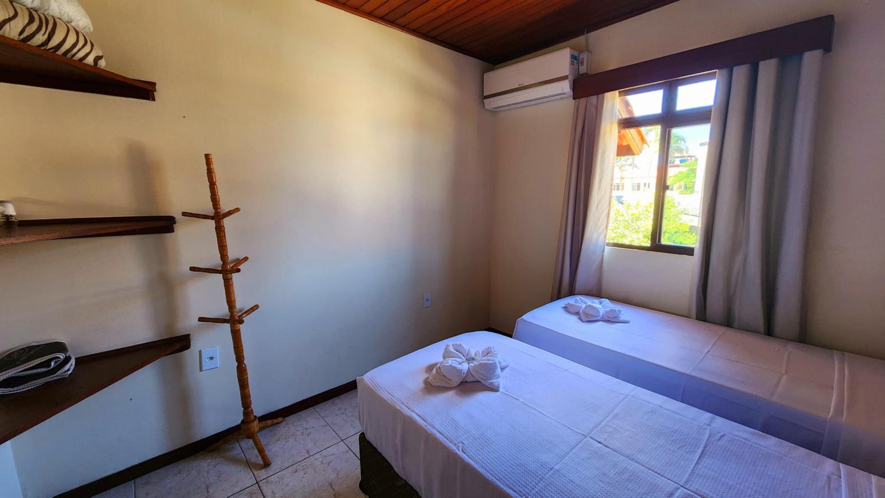 Partiu Praia SC piscinas privativas, ar condicionado, internet, próximo ao mar e centrinho três minutos a pé