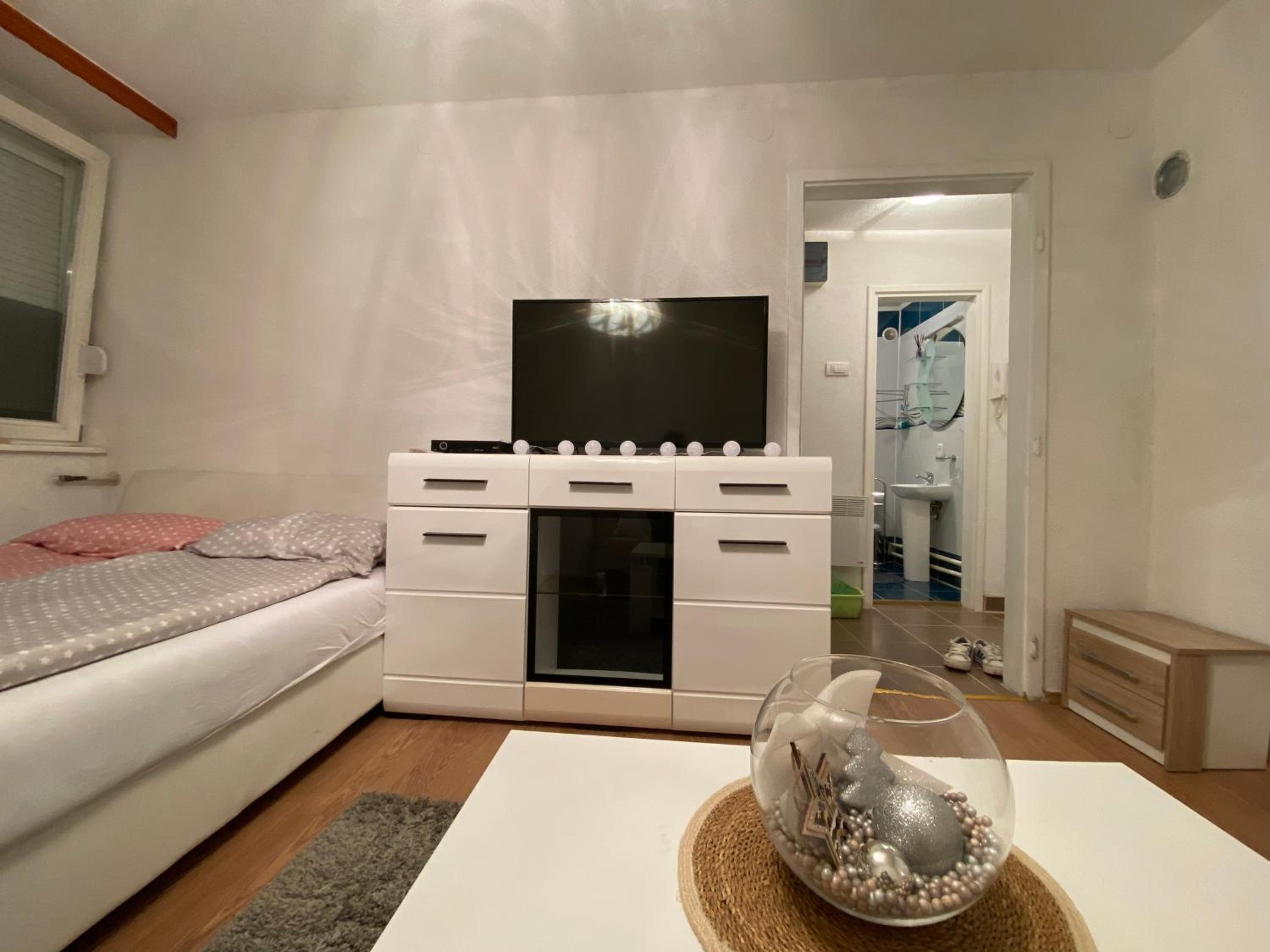 White home apartment