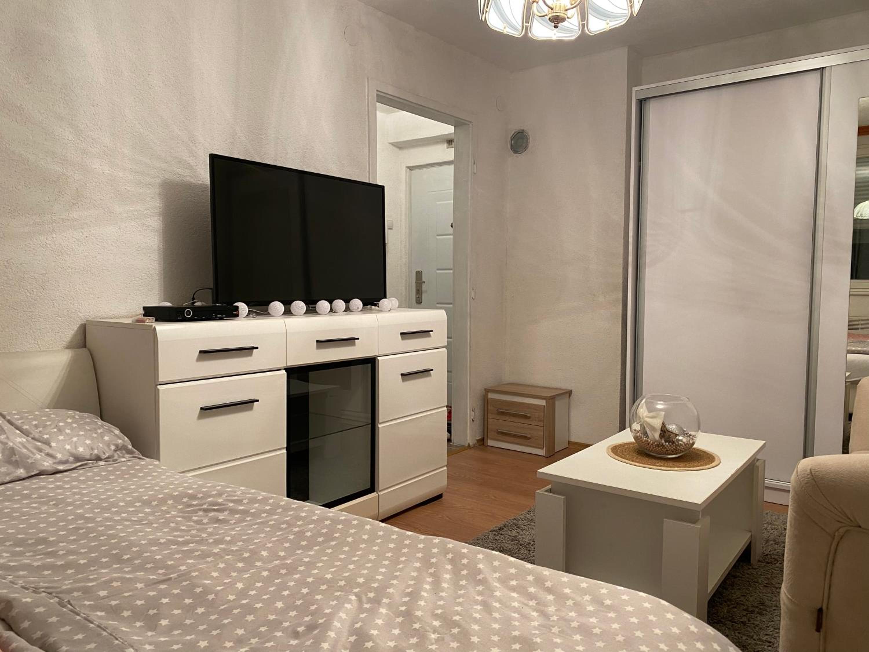White home apartment