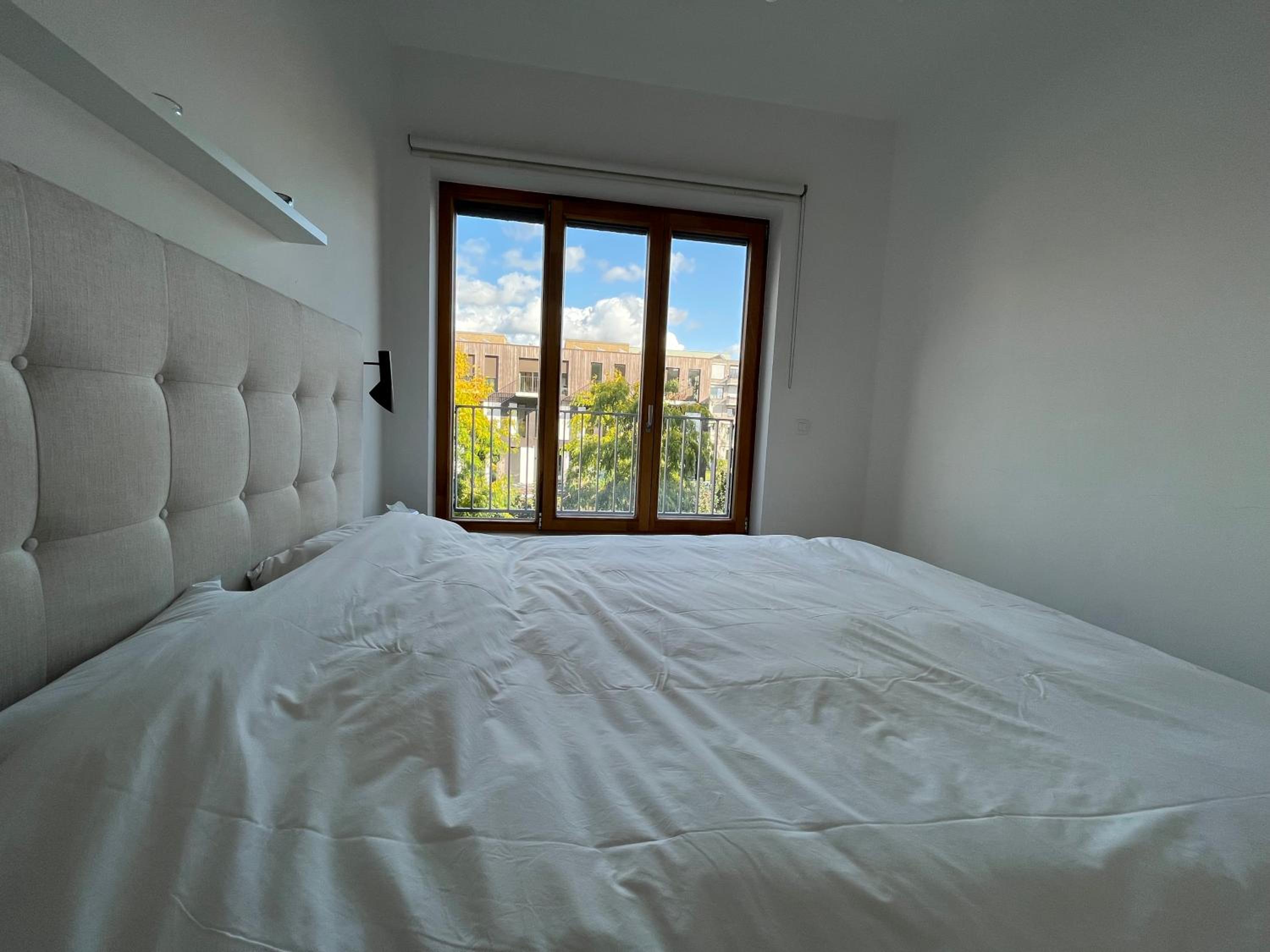 Luxury apartment, private terrace & FREE PARKING