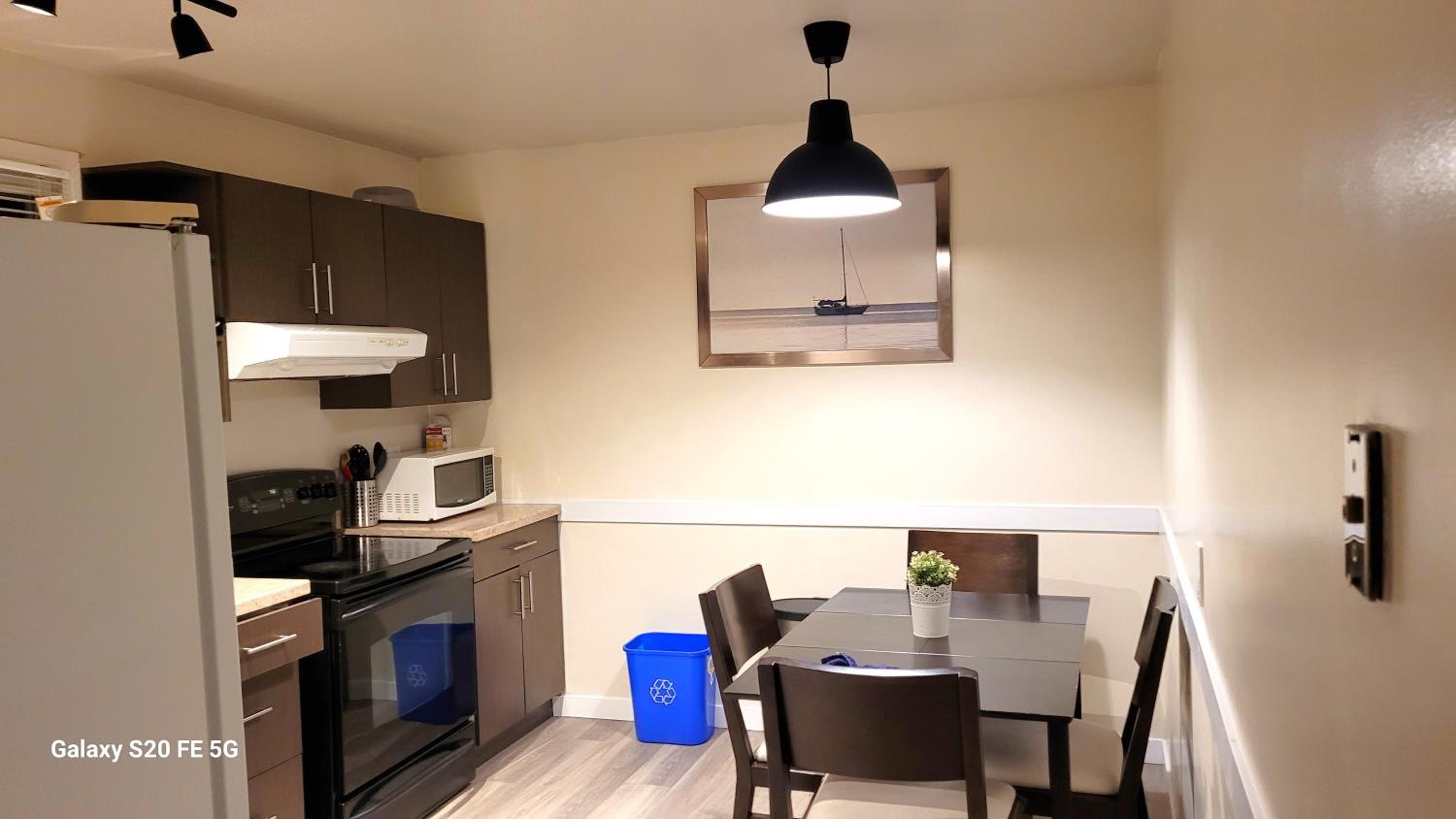 Home away from home - 6 bedroom fantastic bungalow