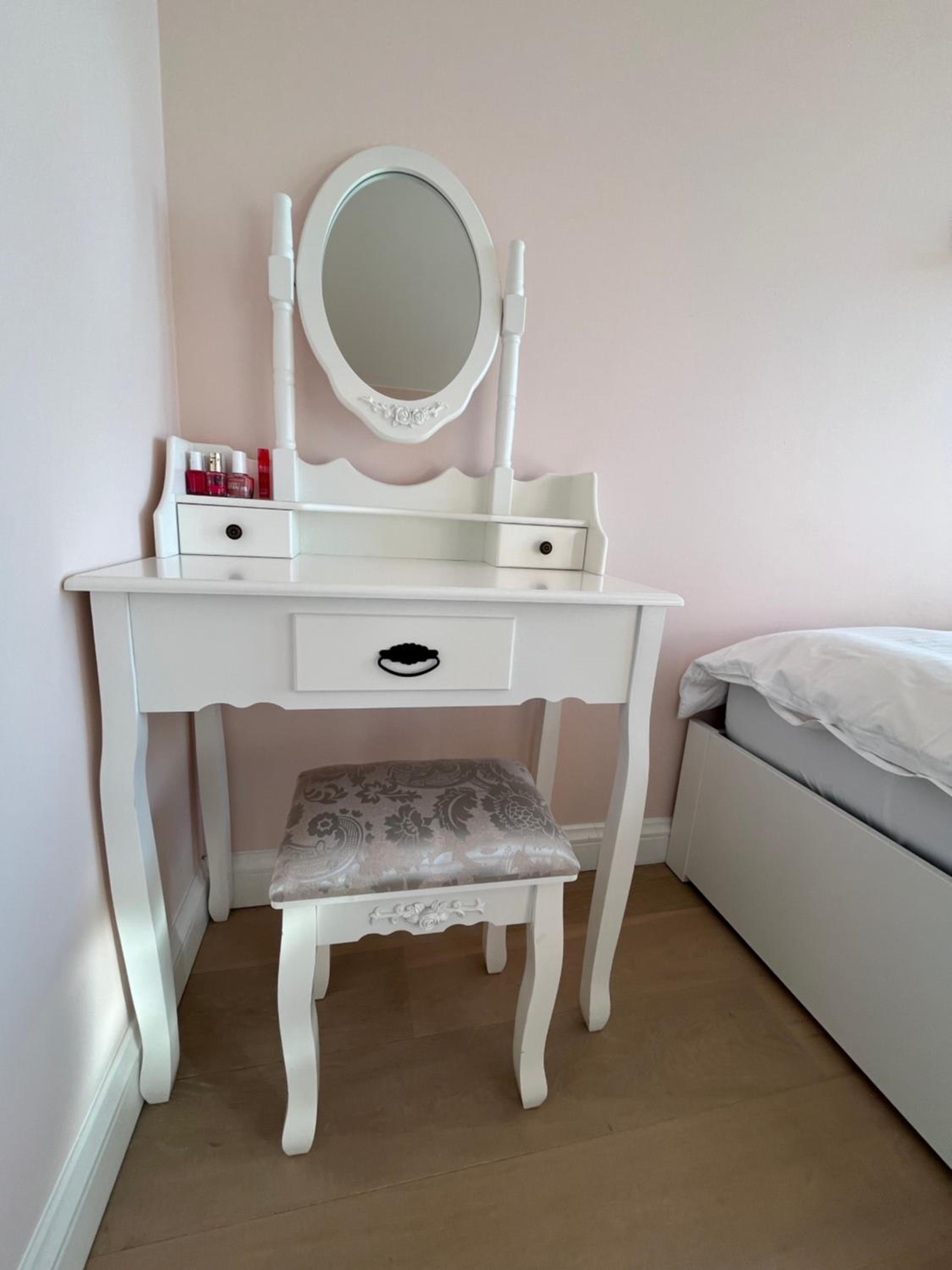Luxury apartment, private terrace & FREE PARKING