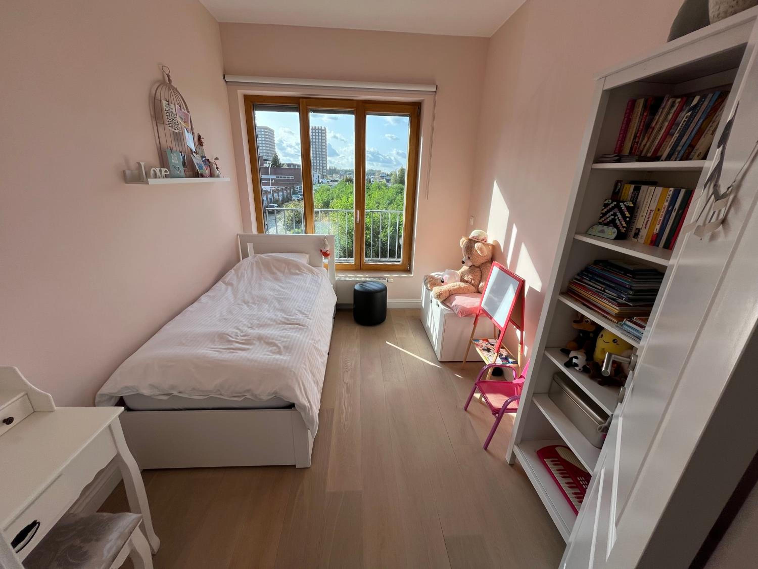 Luxury apartment, private terrace & FREE PARKING