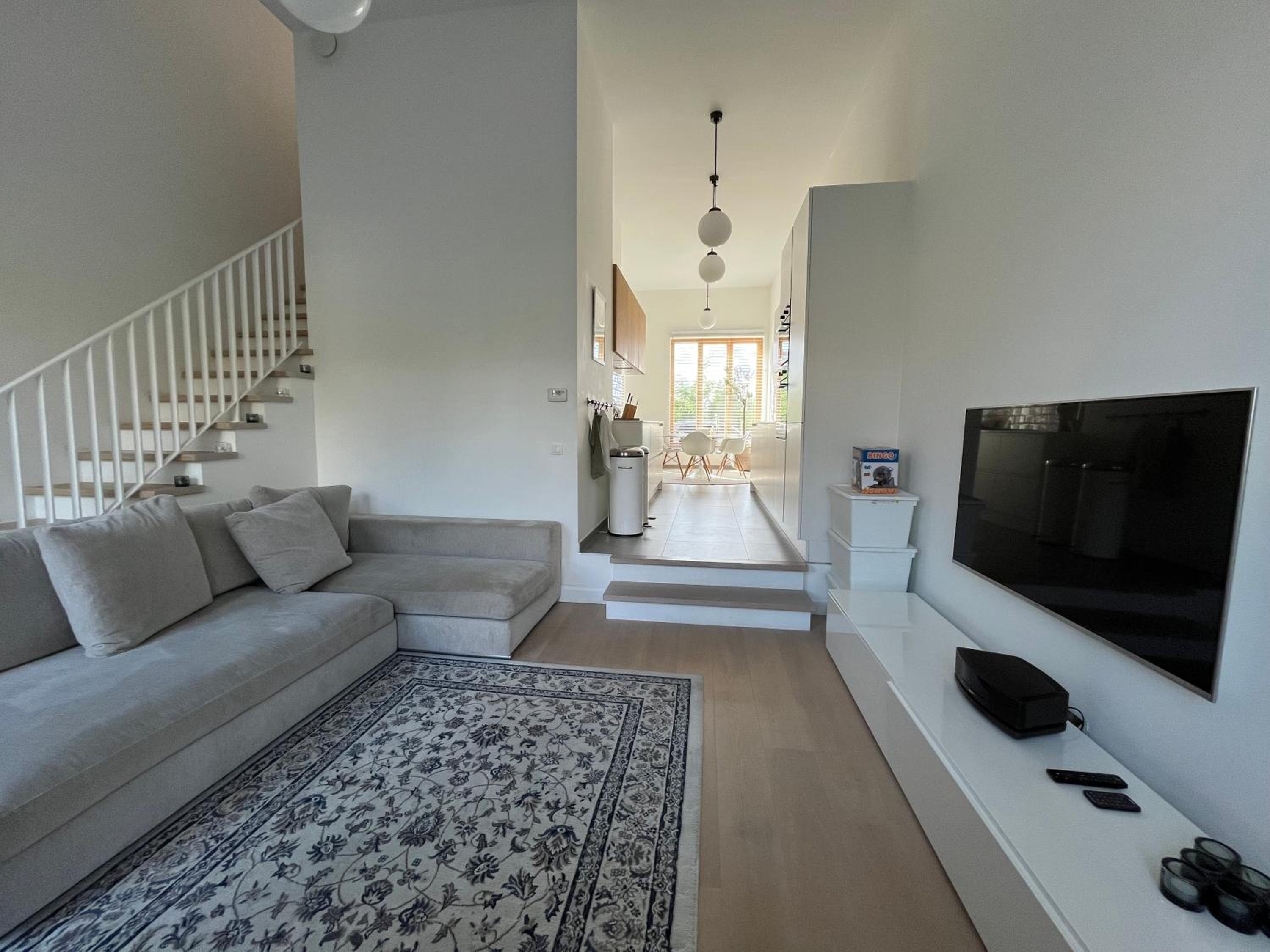 Luxury apartment, private terrace & FREE PARKING