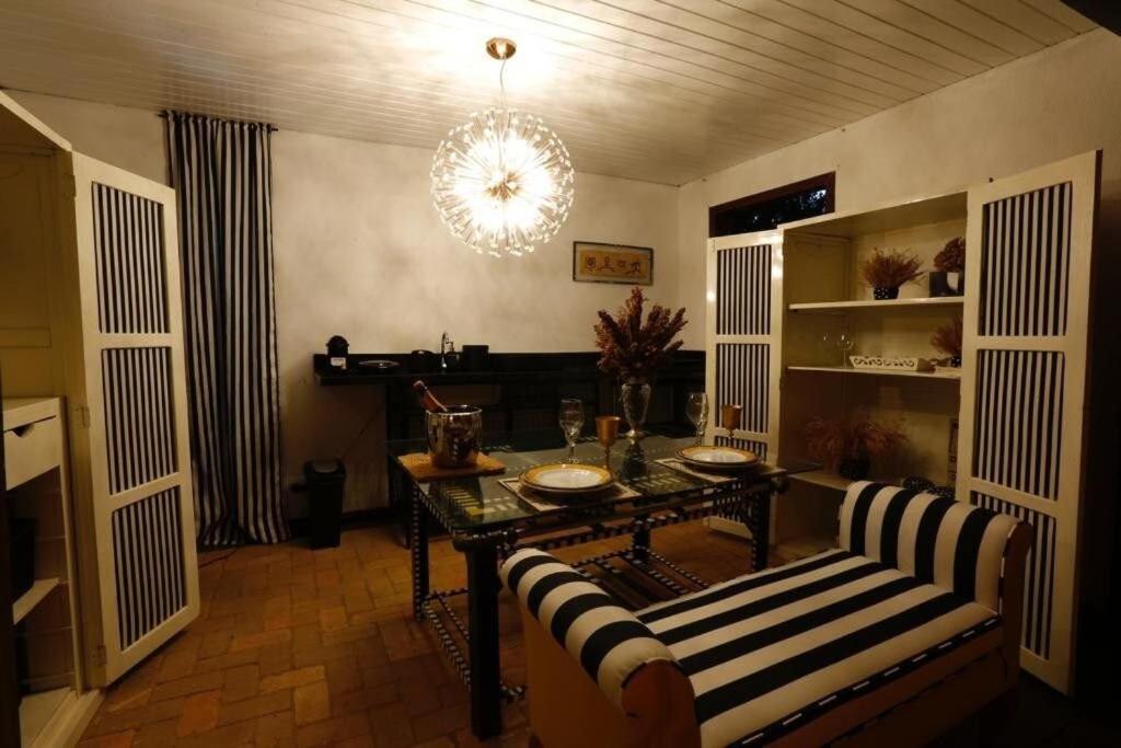Casas Park Way
