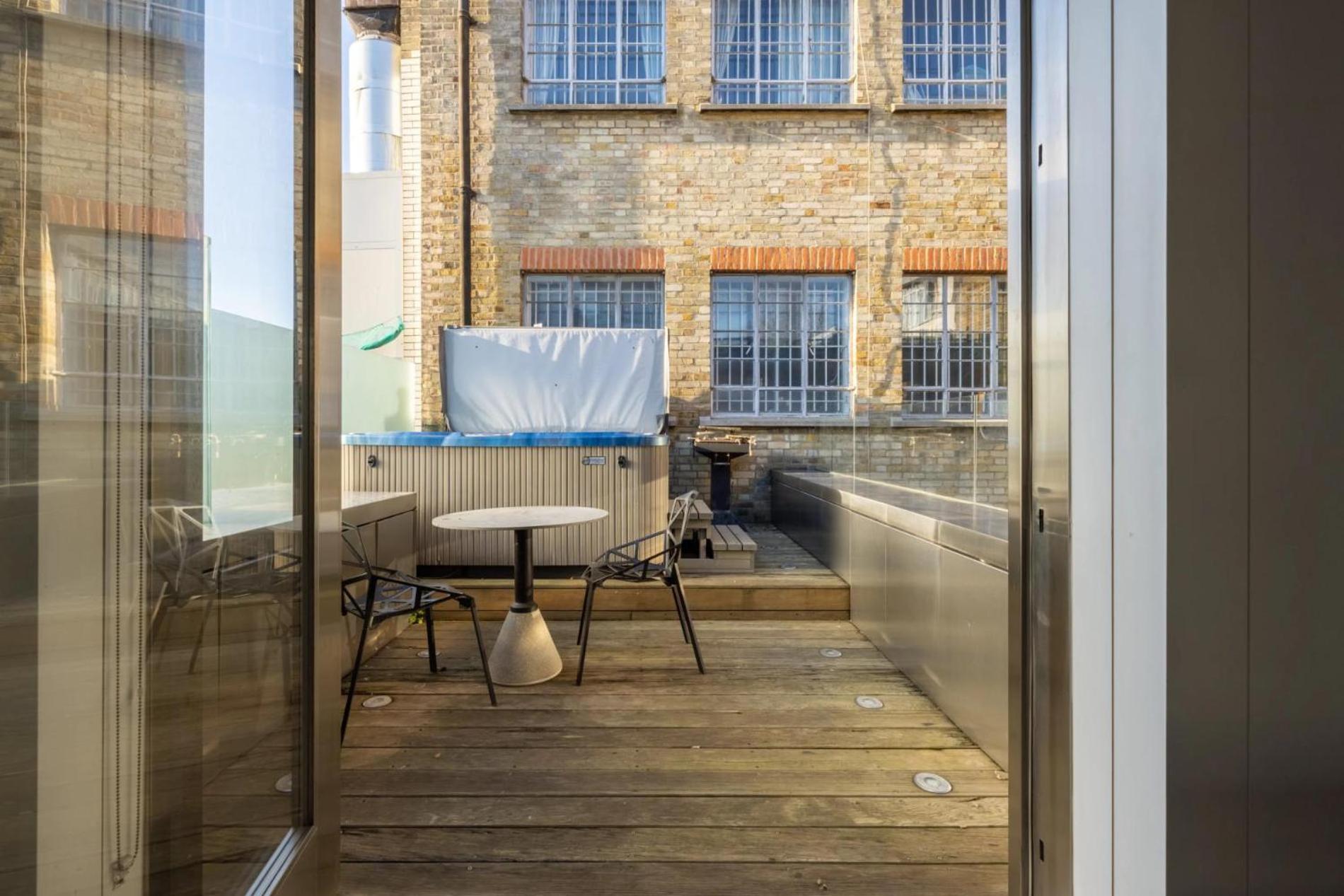 The Tonic 1 Bed with Patio in Shoreditch