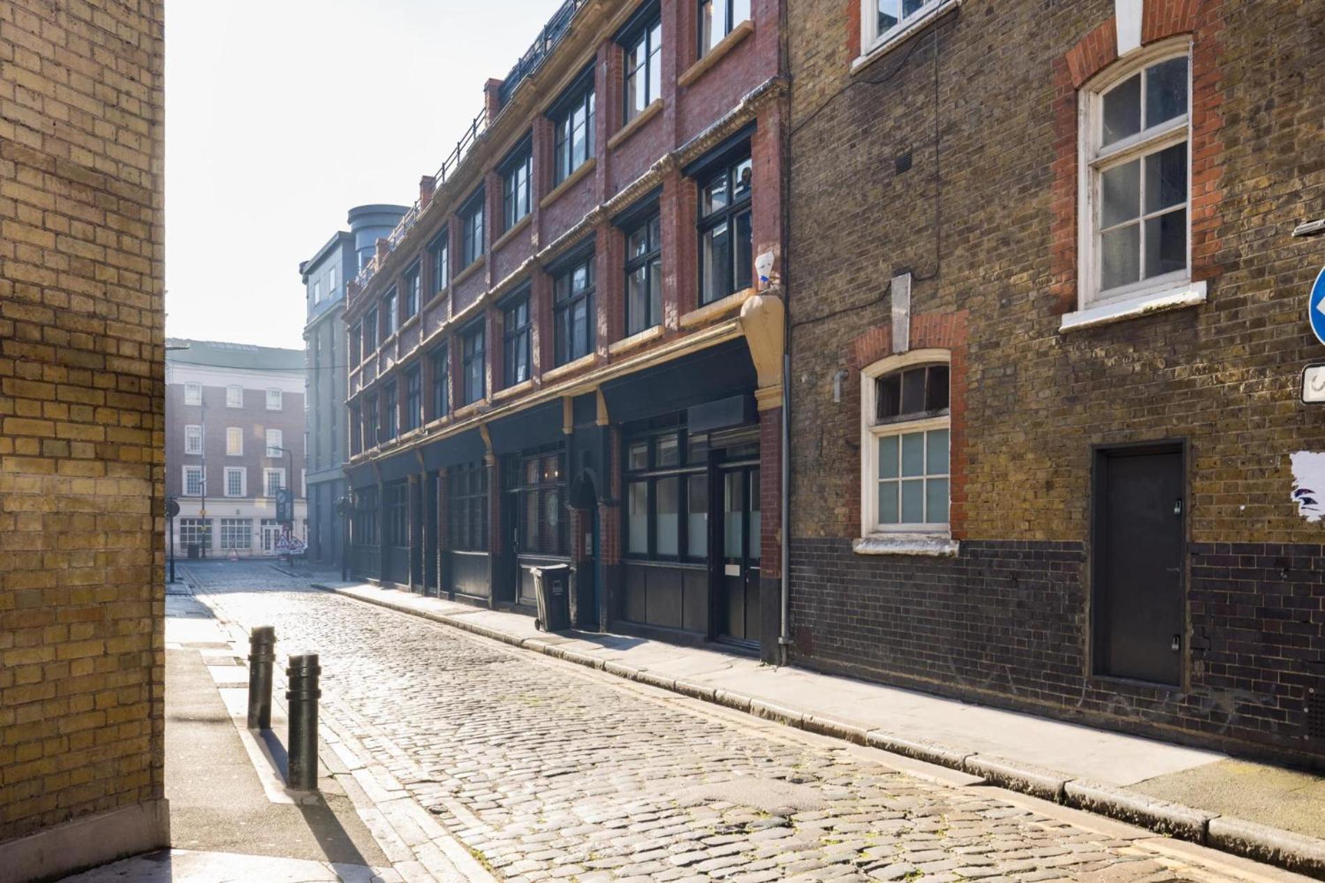 The Tonic 1 Bed with Patio in Shoreditch