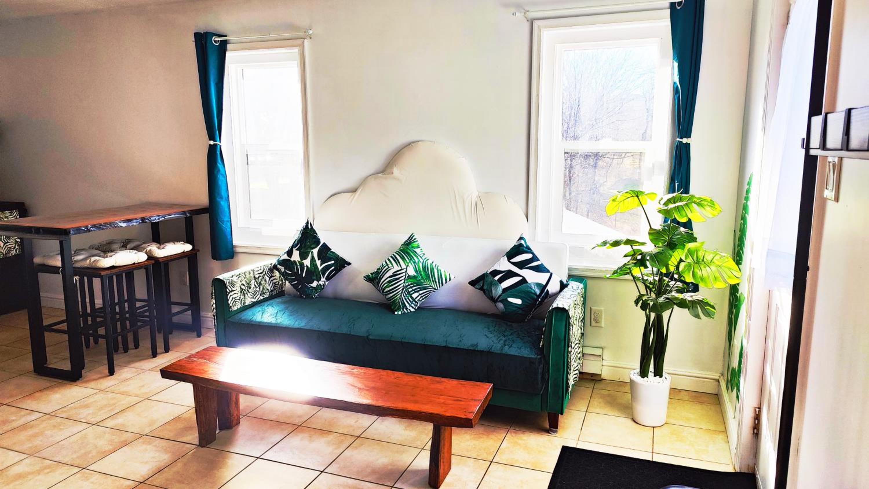 Fresh & Bright Private Suite