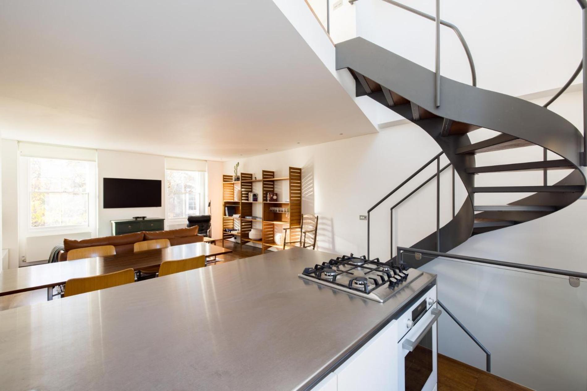 Bellevue Notting Hill 2 Bed by Holland Park