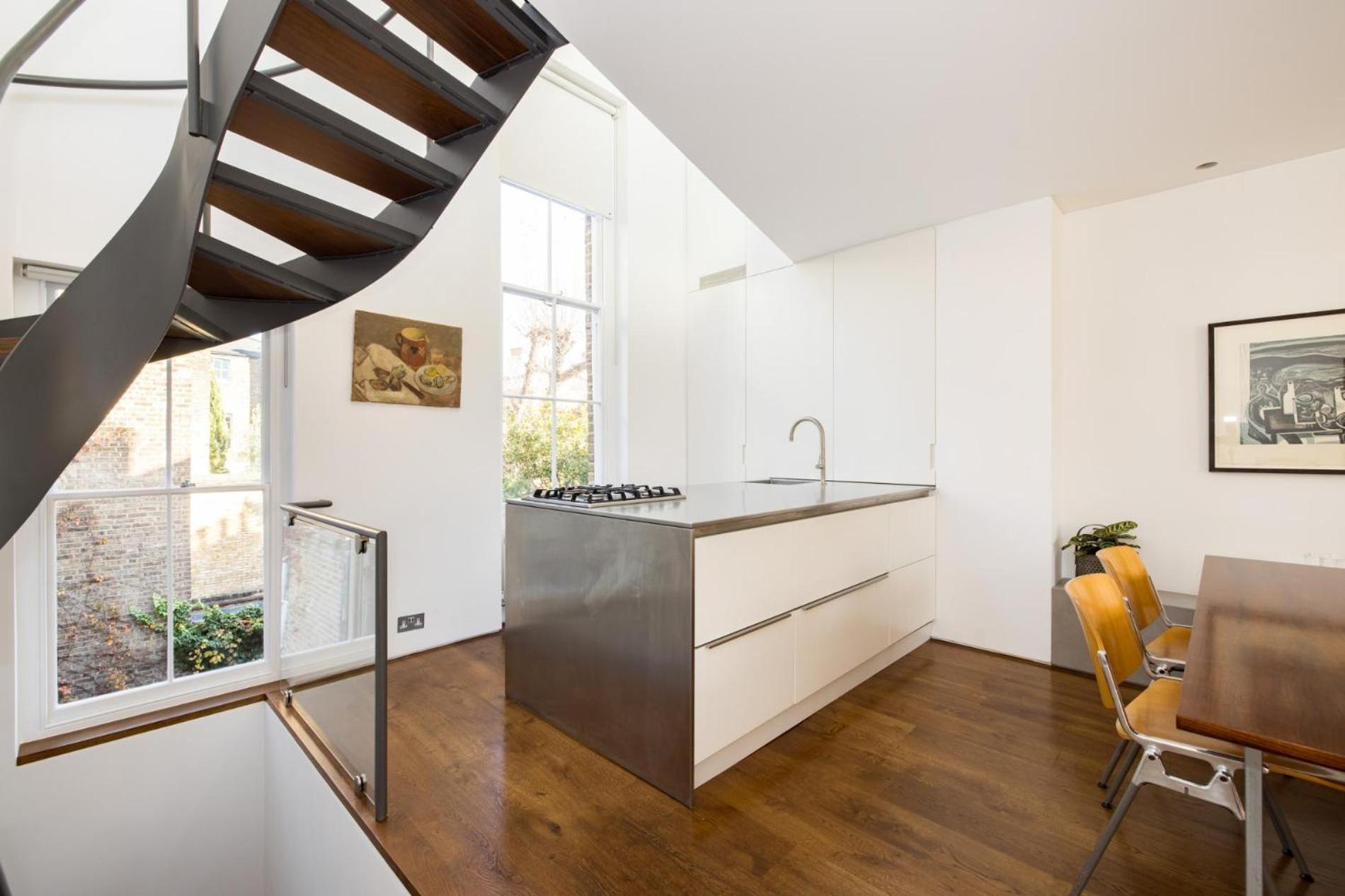 Bellevue Notting Hill 2 Bed by Holland Park