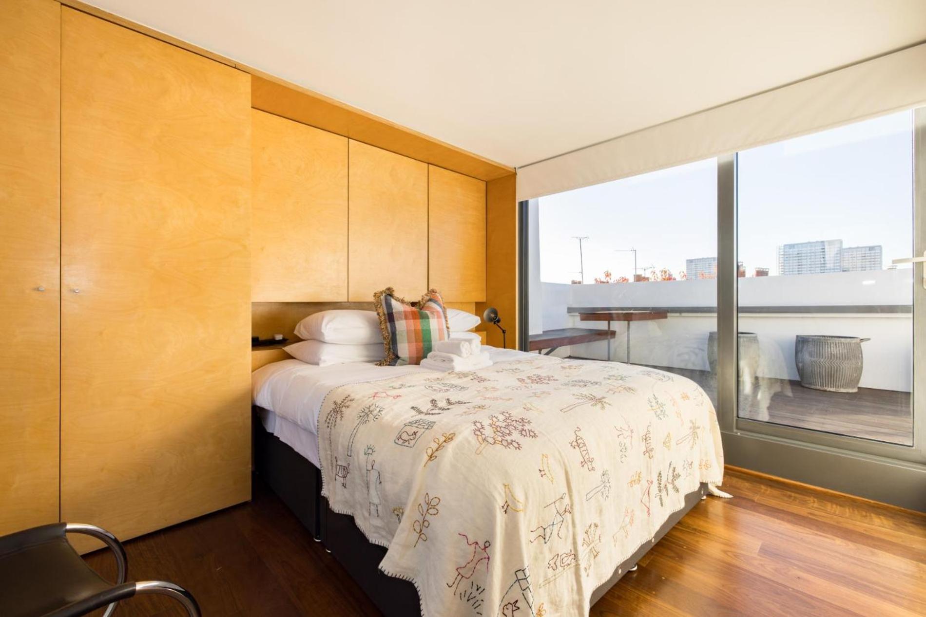 Bellevue Notting Hill 2 Bed by Holland Park