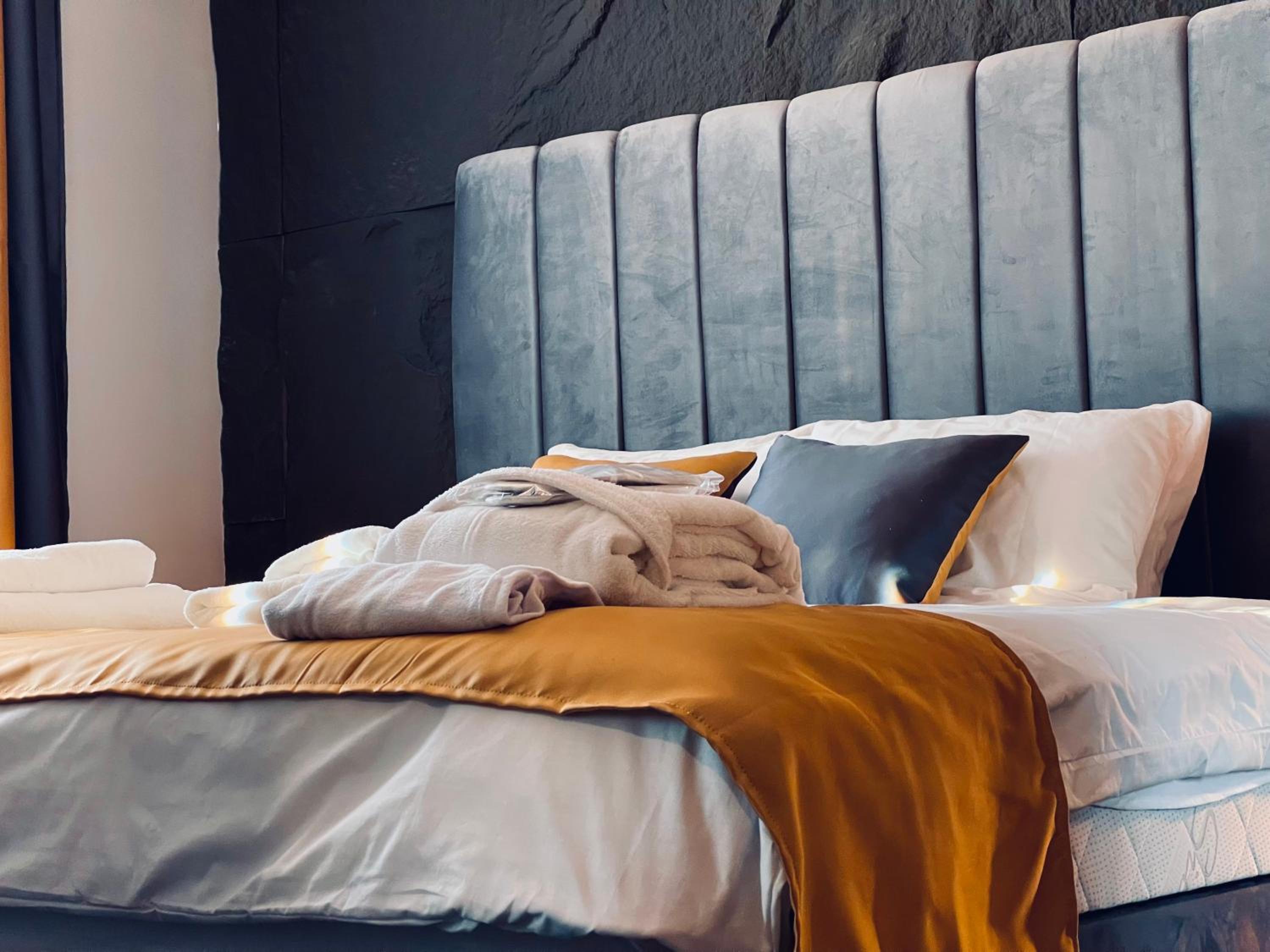 MOZAIK APARTMENTS & SPA - Modern 4-Star Apartments with Exclusive Private SPA WELLNESS in the City Center - SAUNA, JACUZZI, TURKISH BATH - FREE PARKING, Wi view 4