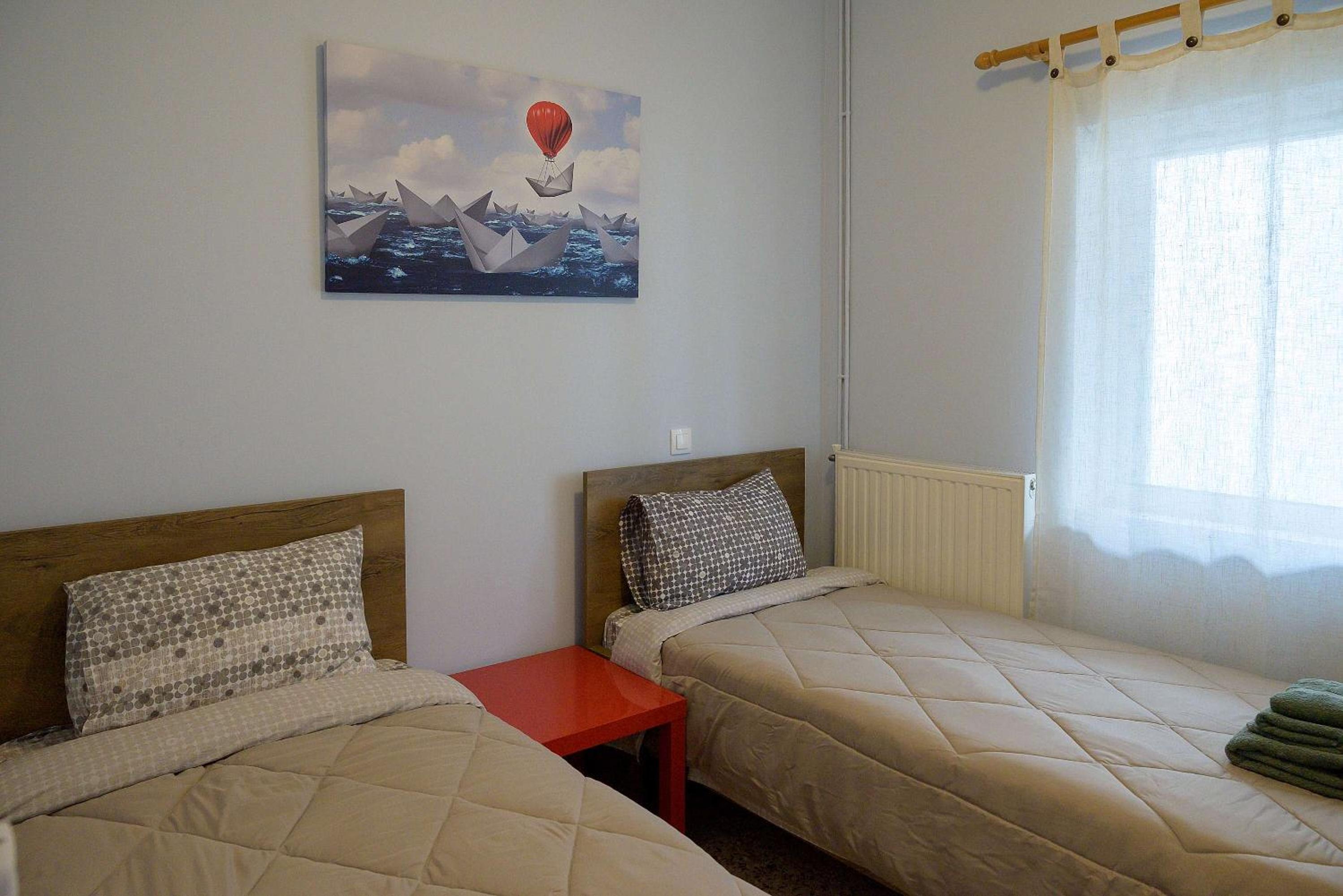 Renovated Apartments With Free Parking Near The Beach