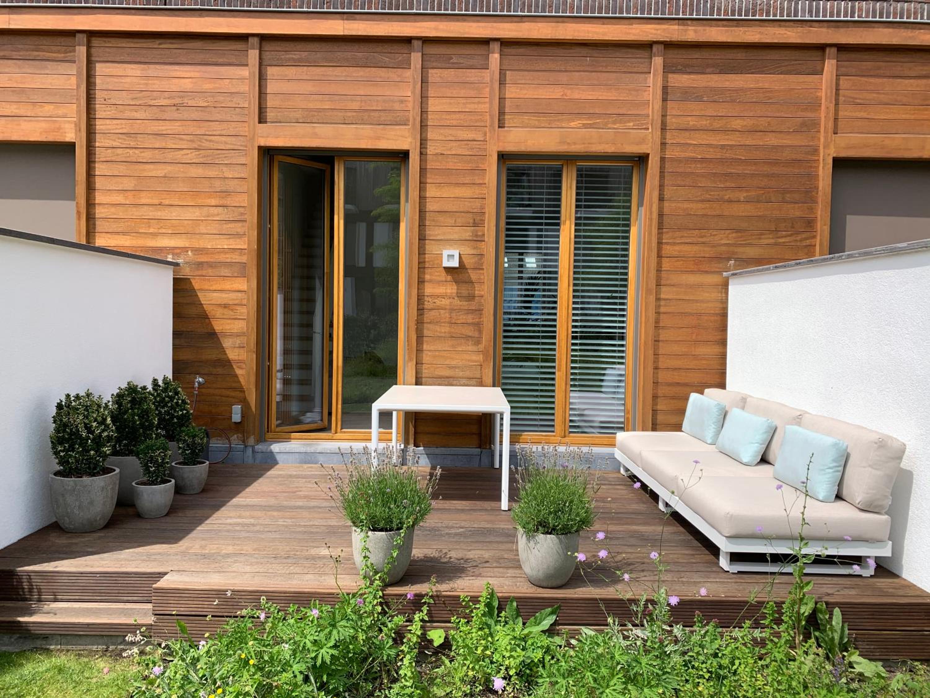 Luxury apartment, private terrace & FREE PARKING