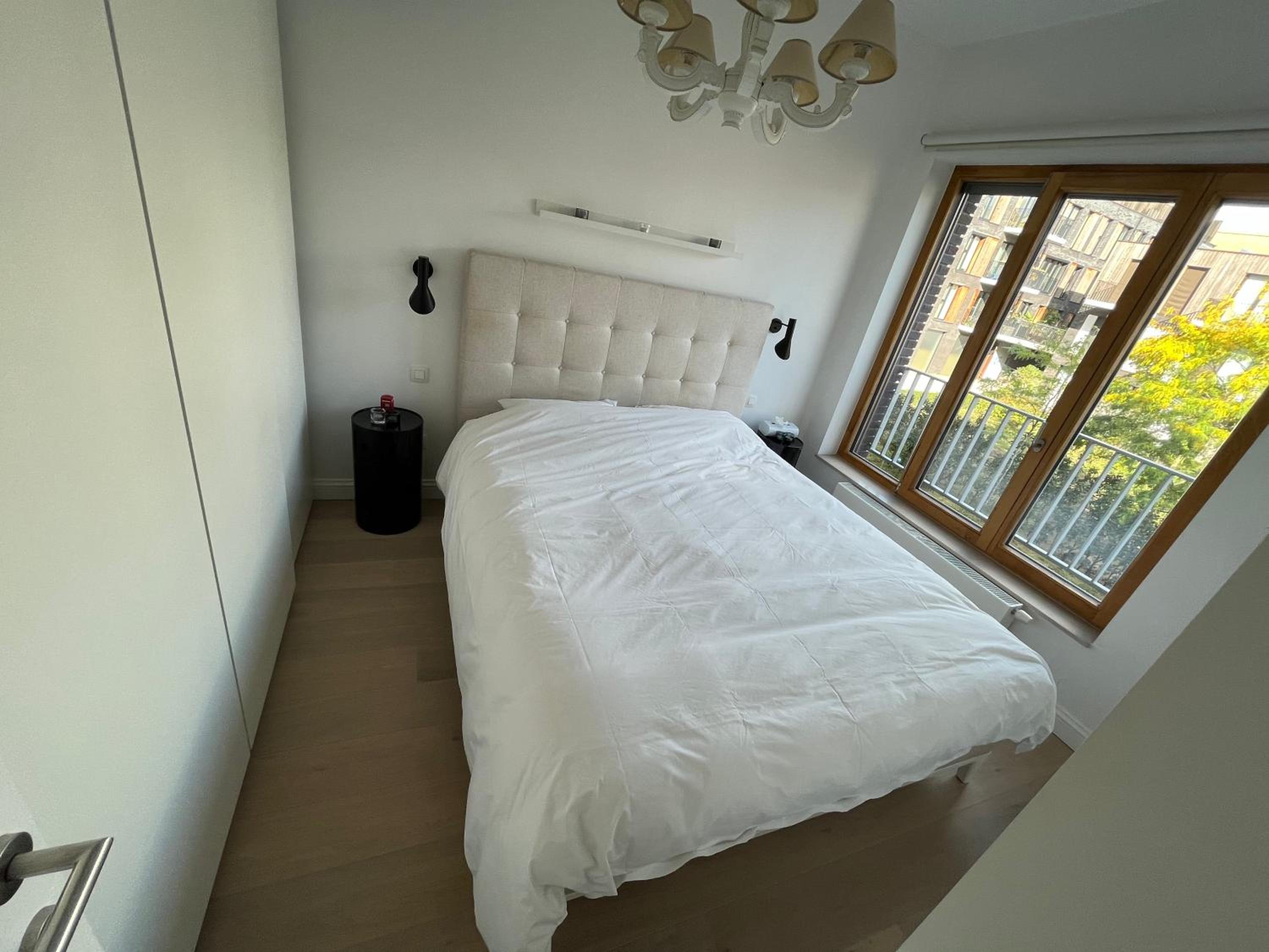 Luxury apartment, private terrace & FREE PARKING