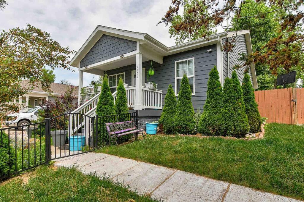 Family Friendly Home Close to Airport and Downtown view 4