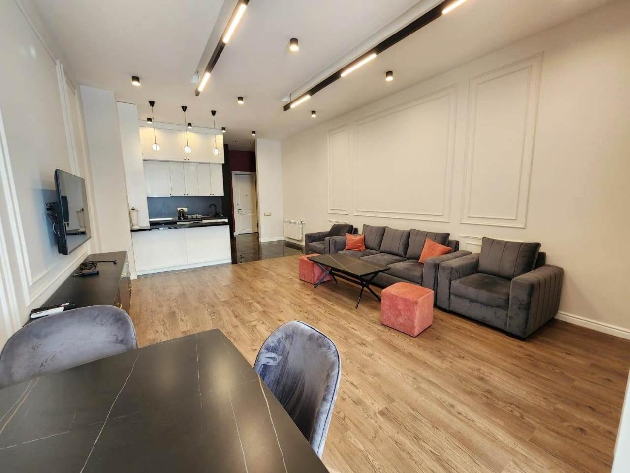 Awesome Brand New Apartment, In Center