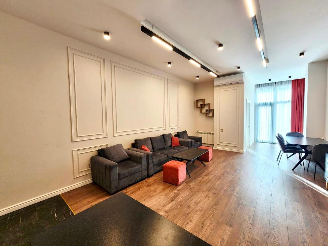 Awesome Brand New Apartment, In Center