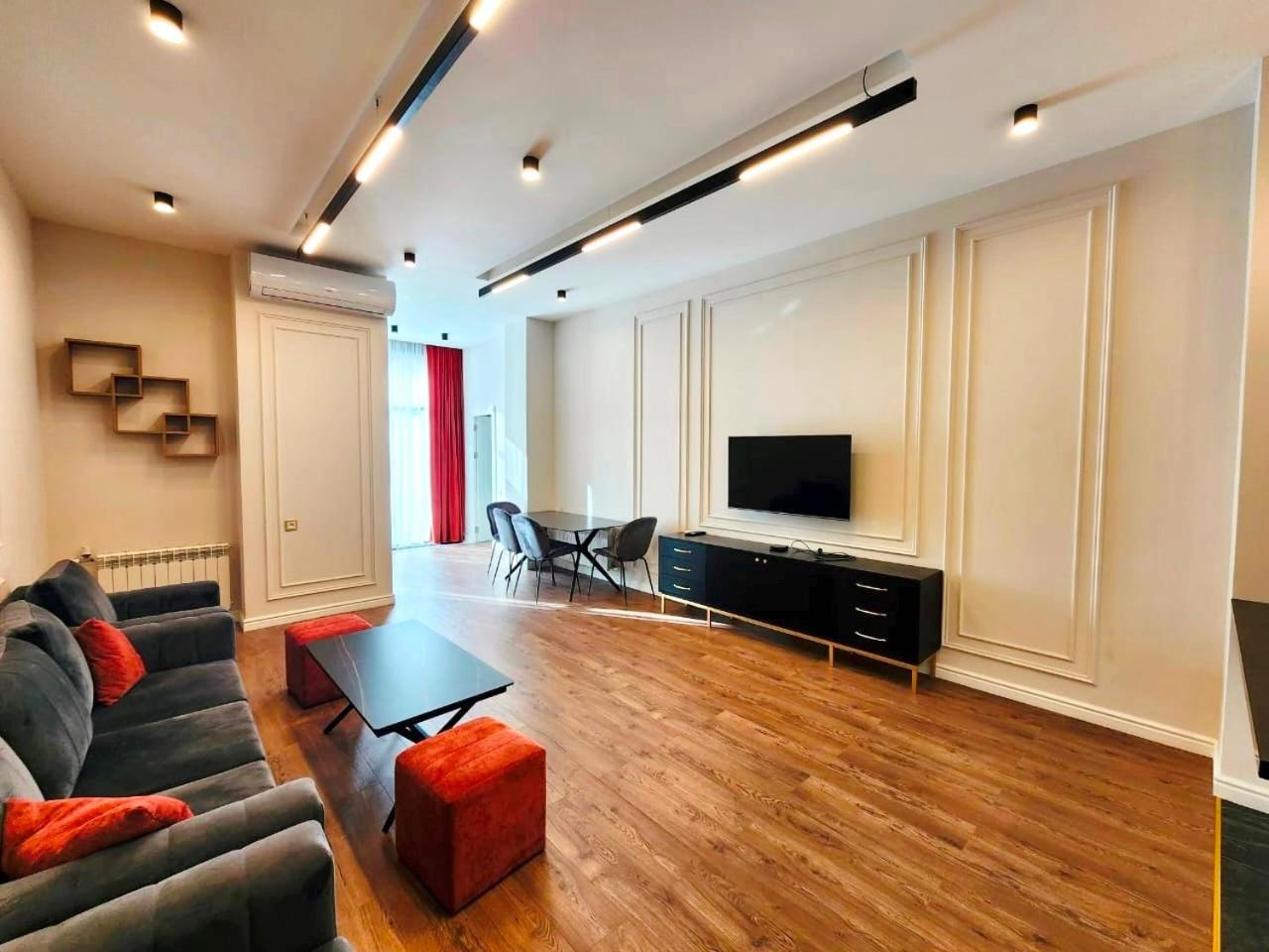 Awesome Brand New Apartment, In Center