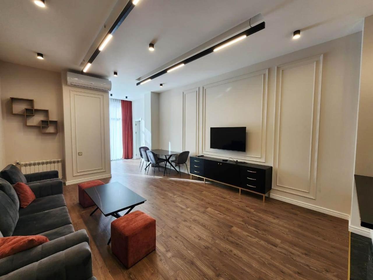 Awesome Brand New Apartment, In Center
