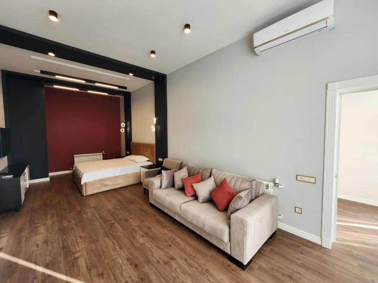 Awesome Brand New Apartment, In Center