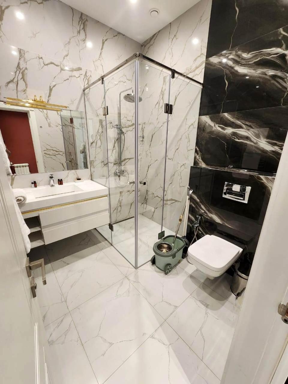 Awesome Brand New Apartment, In Center