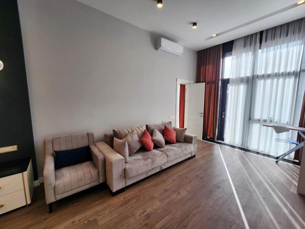 Awesome Brand New Apartment, In Center