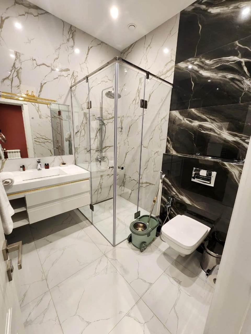 Awesome Brand New Apartment, In Center