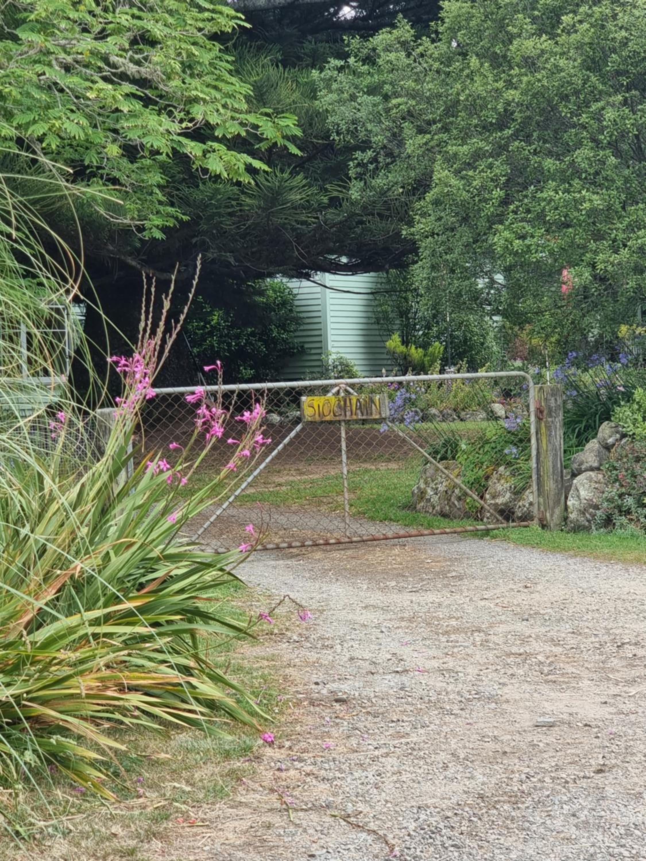 Garden Paradise Siochain House