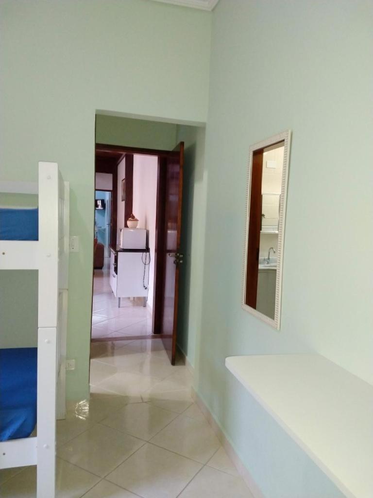Casa Gomes com 3 suítes e ar-condicionado até 12 pessoas em Ubatuba Itaguá