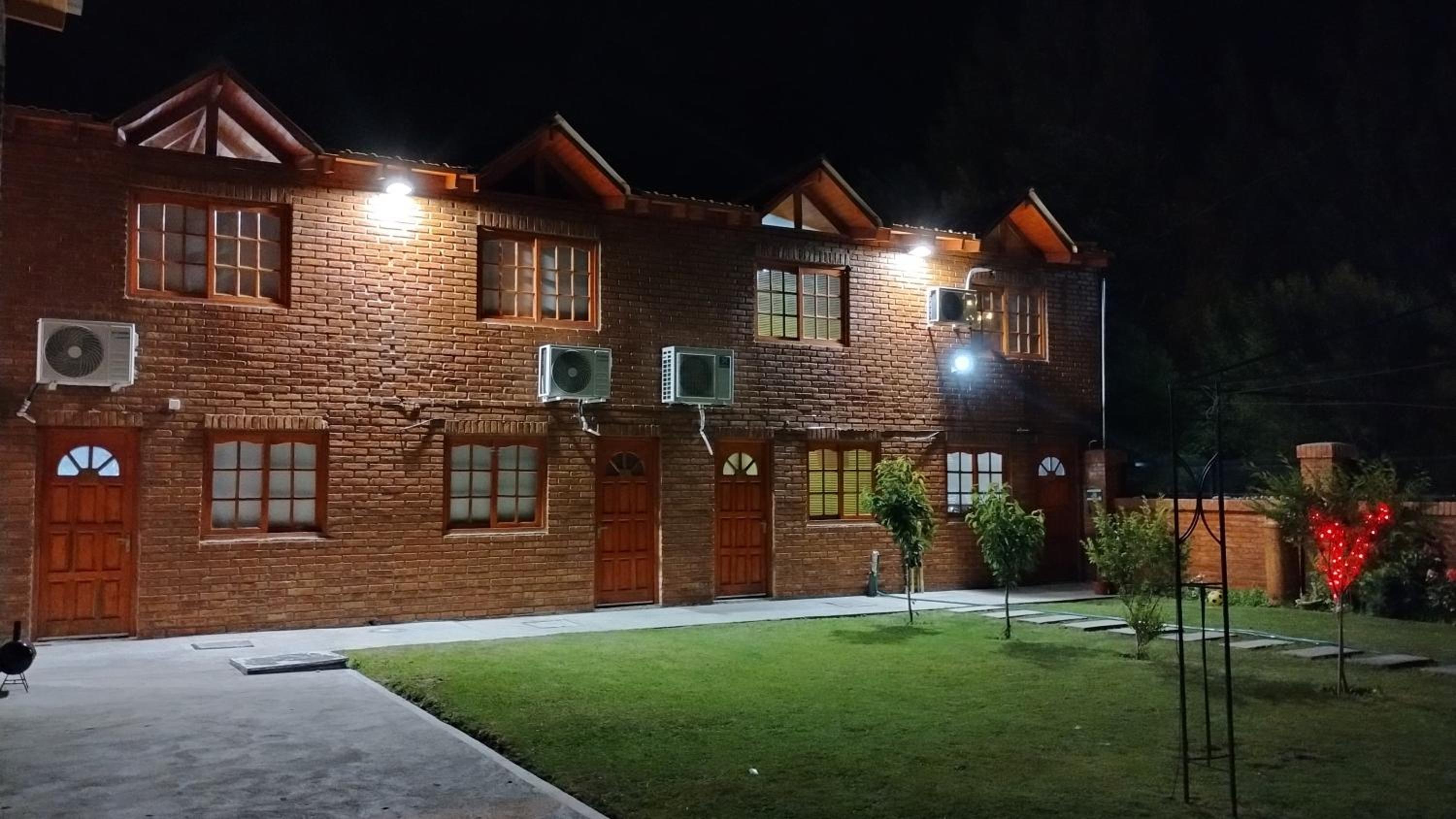 Hospedaje, Departamentos J&R