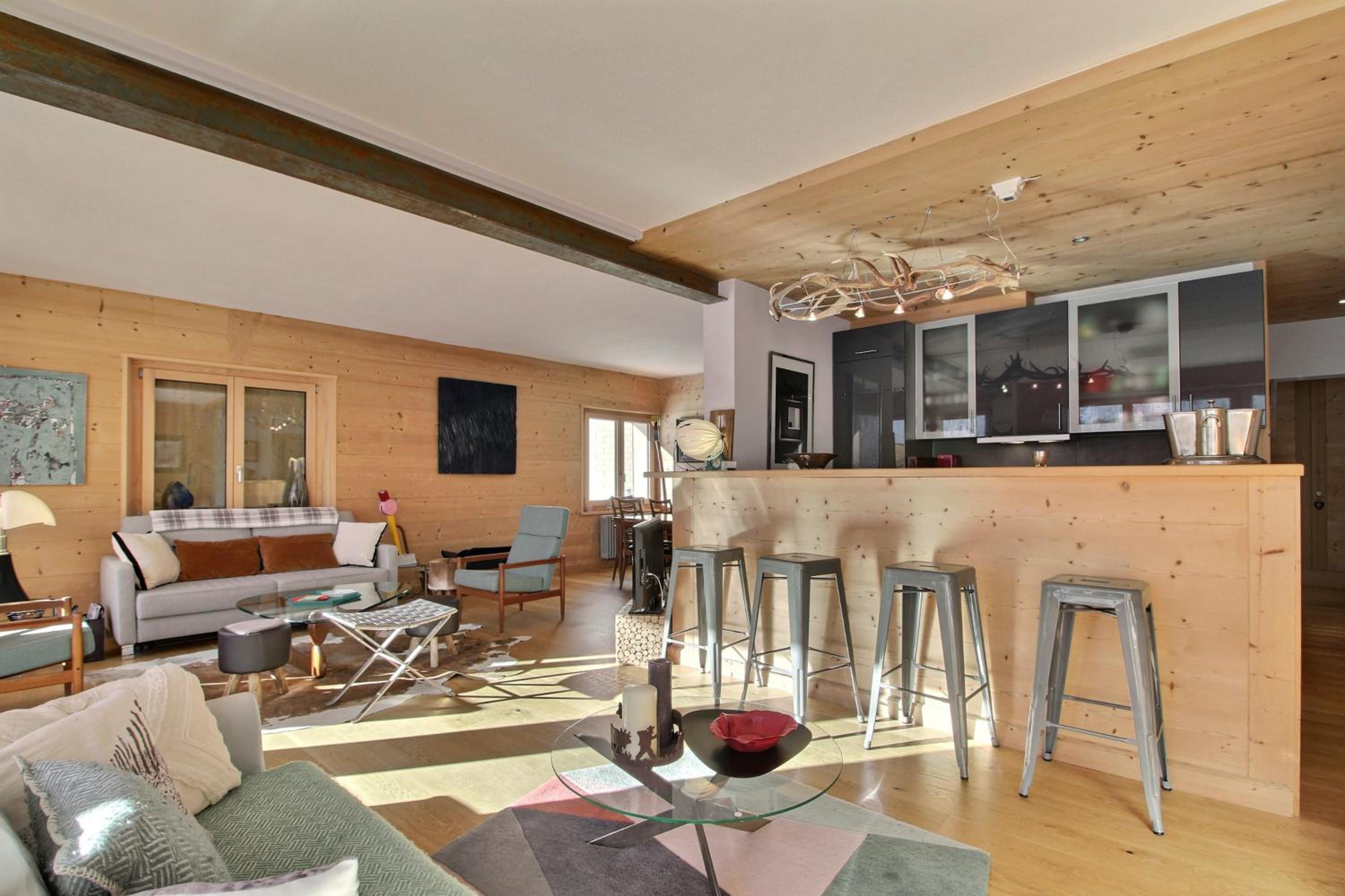 Sunny attic Central location