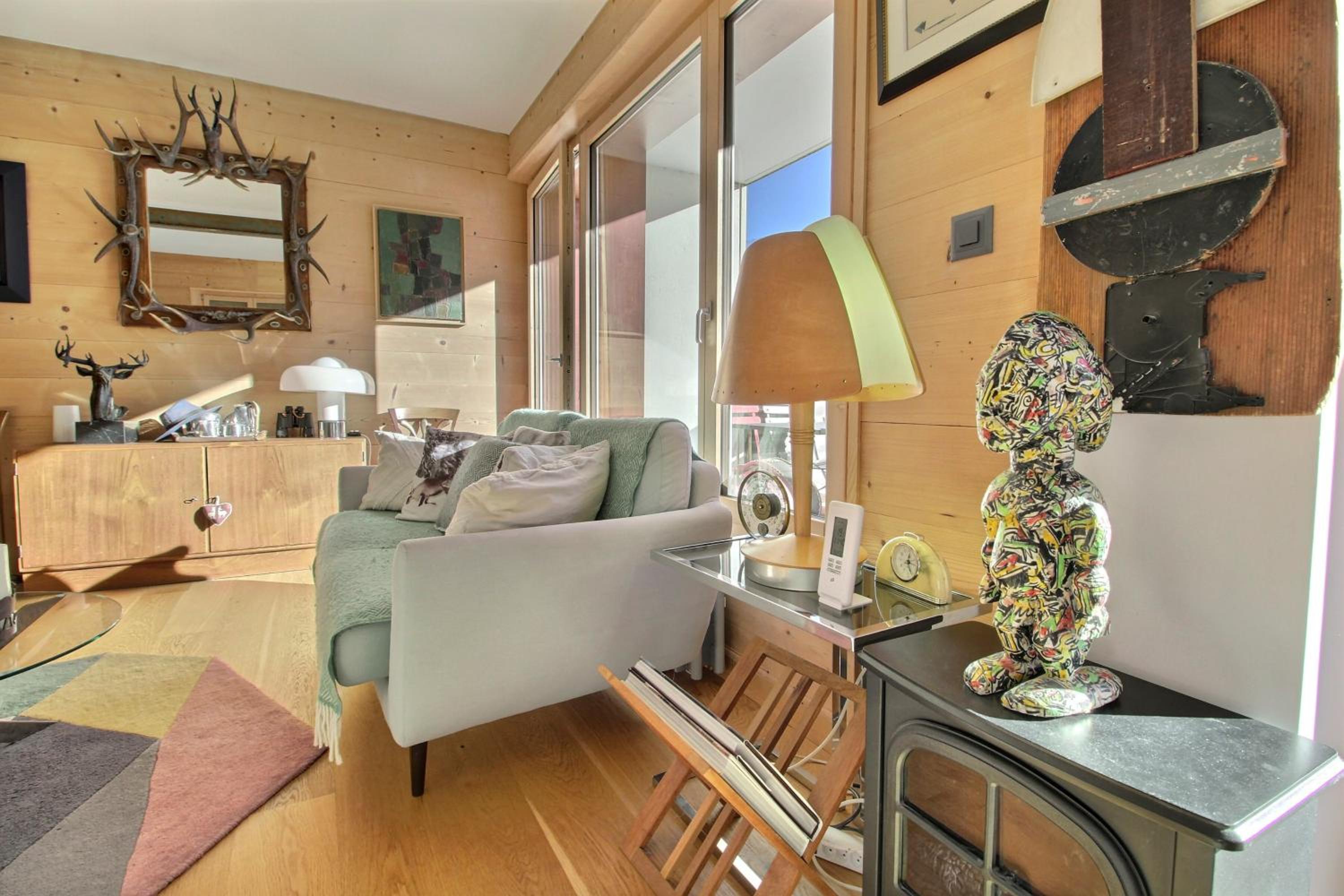 Sunny attic Central location