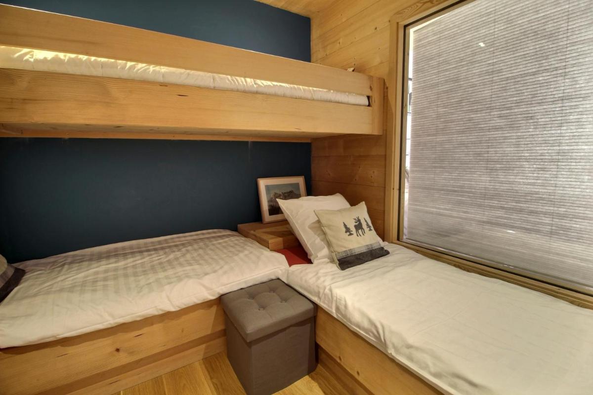 Sunny attic Central location