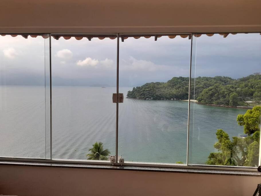 Casa Grega em Angra dos Reis com Piscina e Vista Espetacular