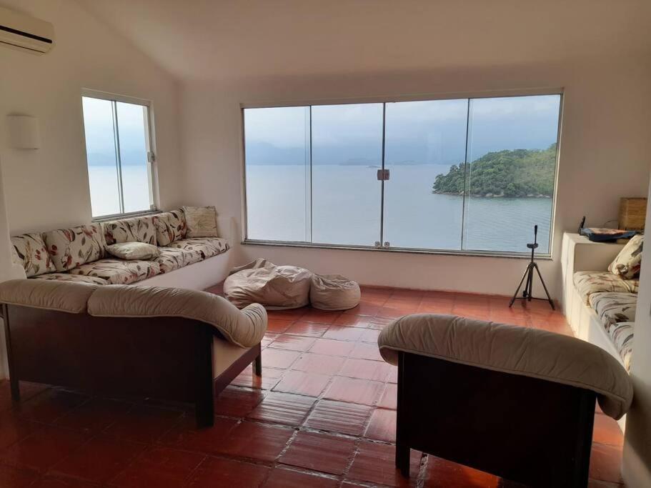 Casa Grega em Angra dos Reis com Piscina e Vista Espetacular