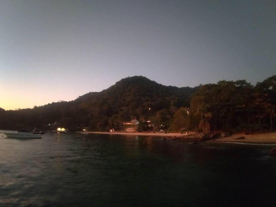 Casa Grega em Angra dos Reis com Piscina e Vista Espetacular