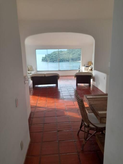 Casa Grega em Angra dos Reis com Piscina e Vista Espetacular