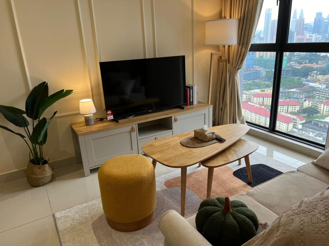 KL City View 2R1B Free Wifi 6pax