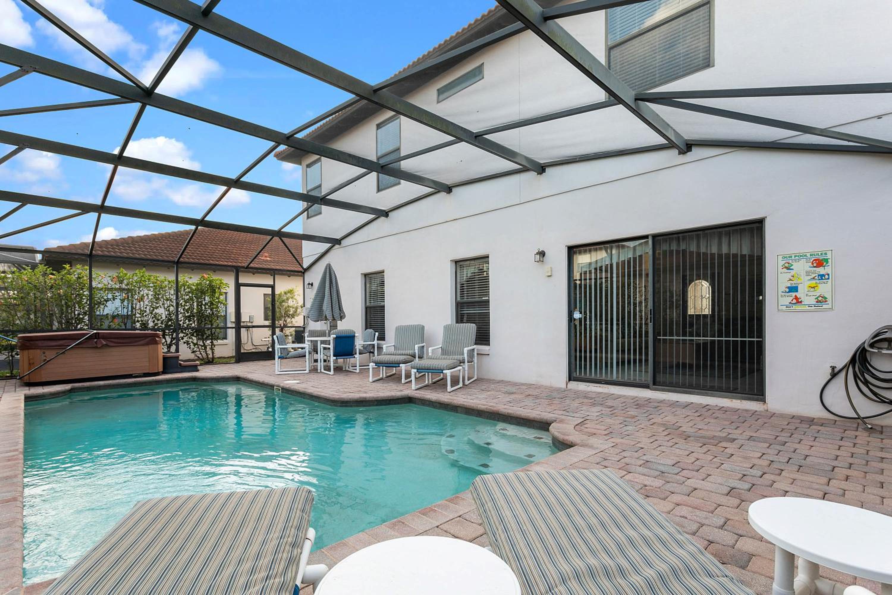 Paradise Resort Styles 4 BEDROOMS with 3 baths Pool and SPA