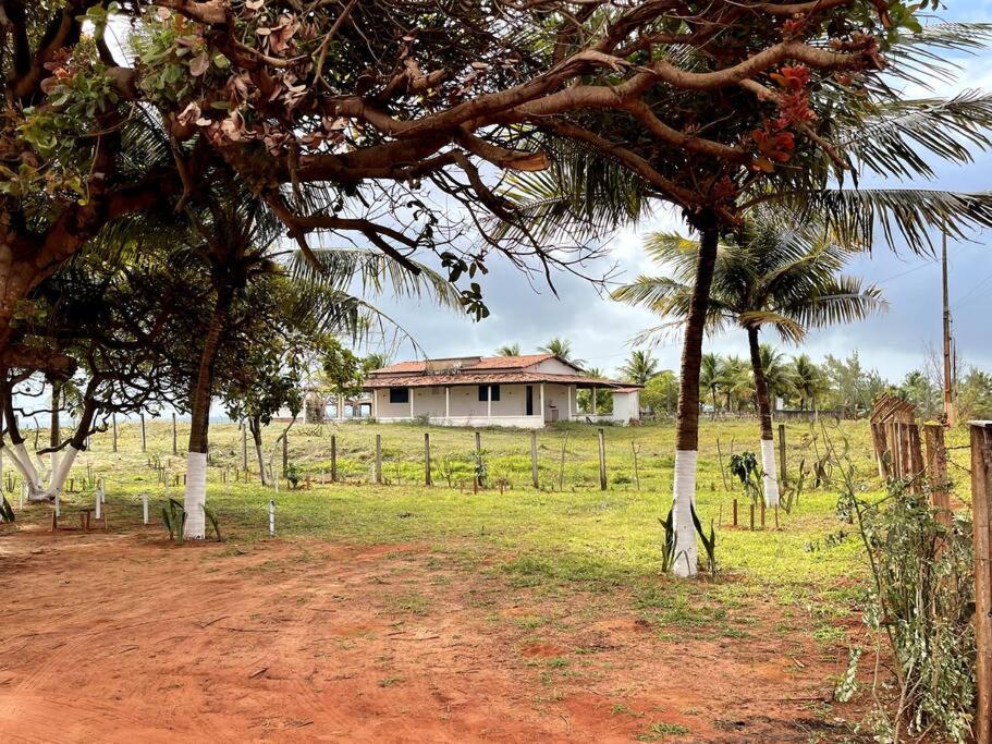 Casa de frente para o mar, pé na areia!