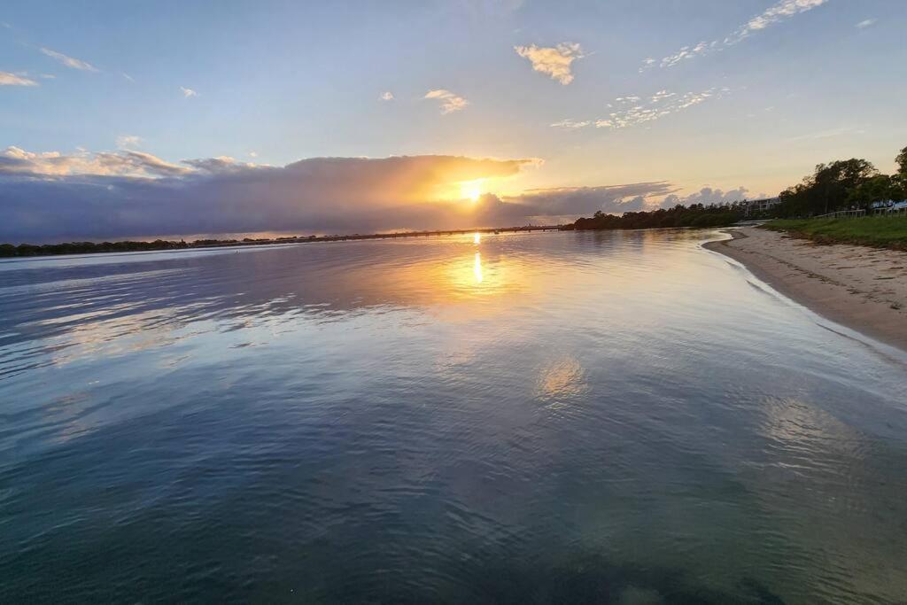 Spinnaker Waters - Entire 2 Bedroom Apartment at Sandstone Point