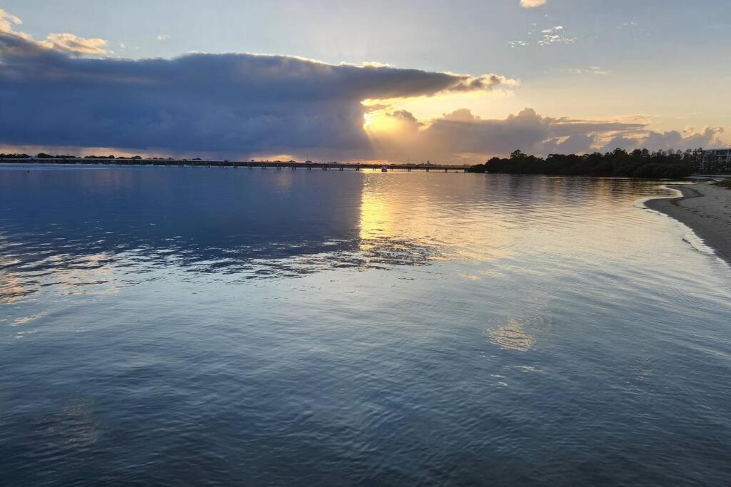 Spinnaker Waters - Entire 2 Bedroom Apartment at Sandstone Point