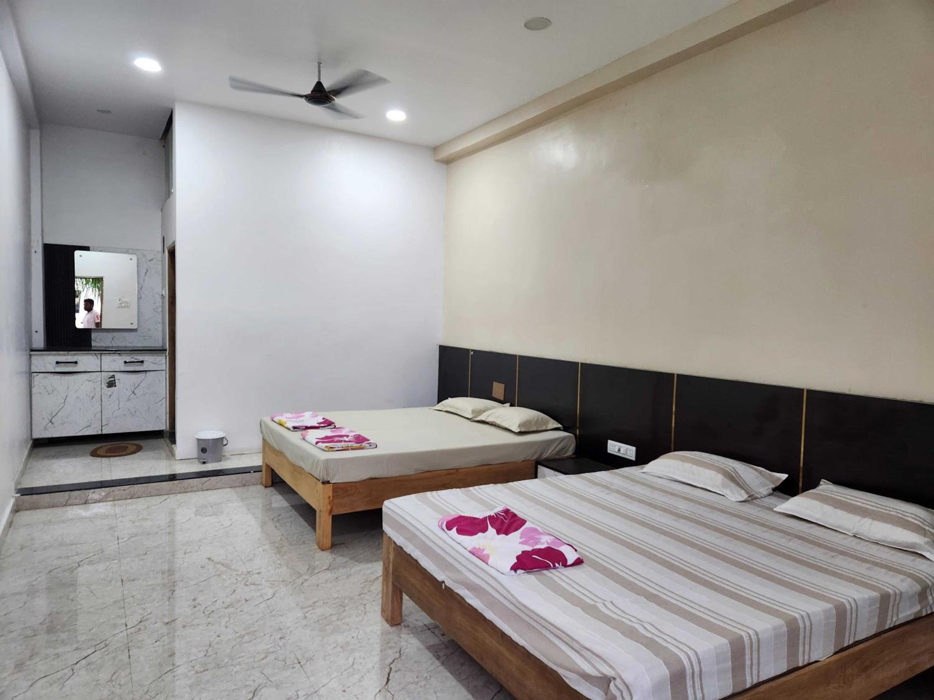 Hotel O MALPANI CELEBRATION & HOTEL view 4